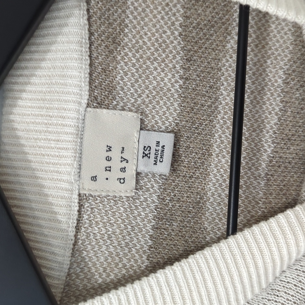 Neutral Sweater - Picture 2 of 7